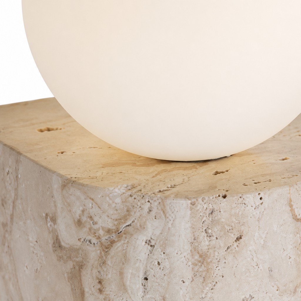 Travertinstein und Glaskugel im Detail