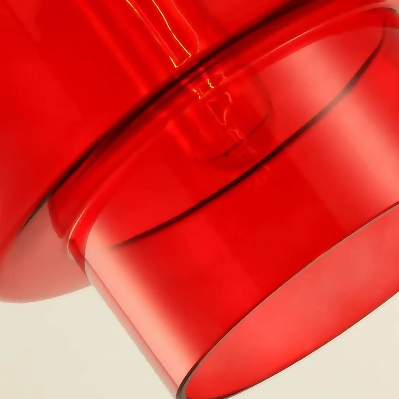 Rotes Glasdetail der Crystalline Pendelleuchte