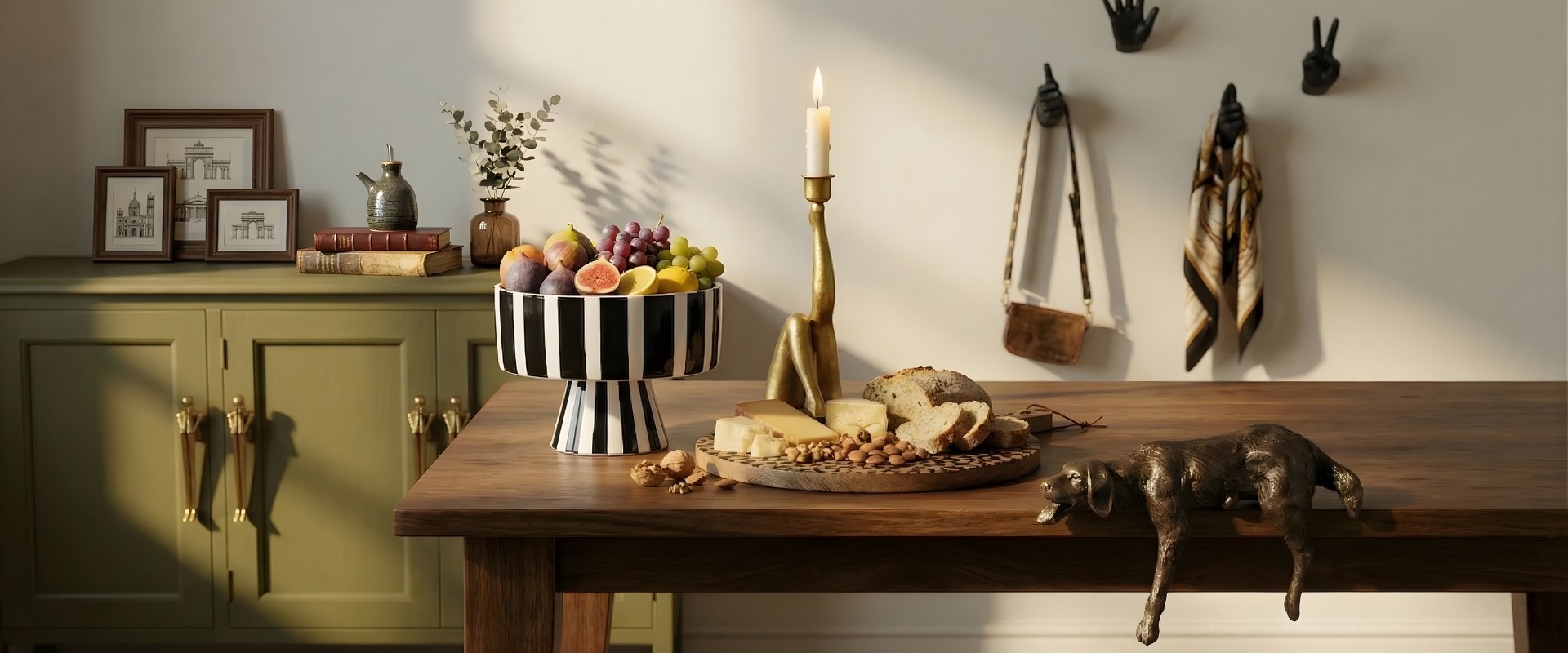 Interieur-Szene mit Verlitho Statement Griffen und dekorativen Wohnaccessoires