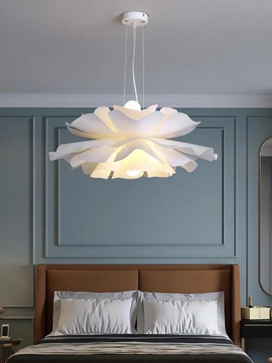 Nordic Flower Pendelleuchte im Schlafzimmer