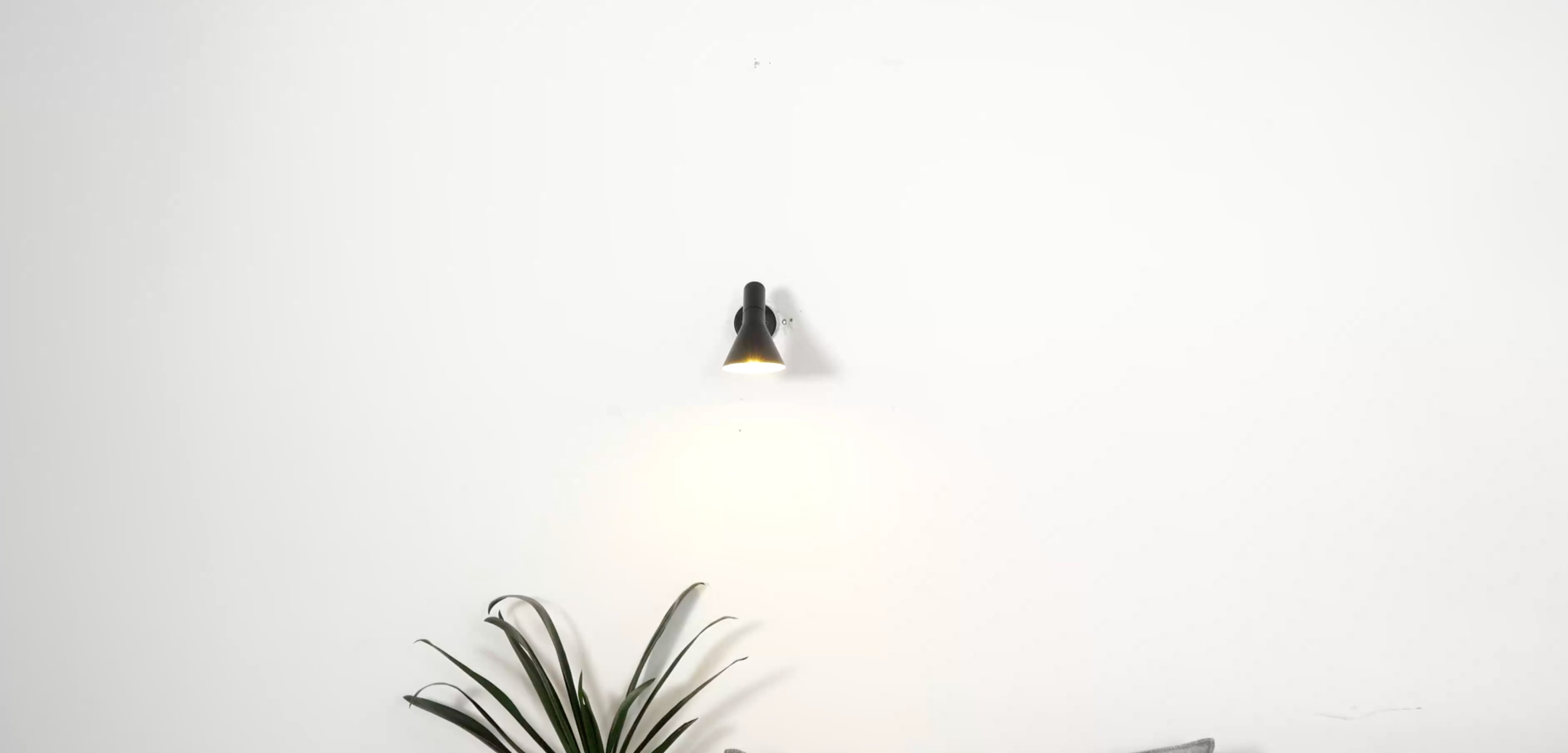 AJ Wandleuchte mit hellem Wandlicht