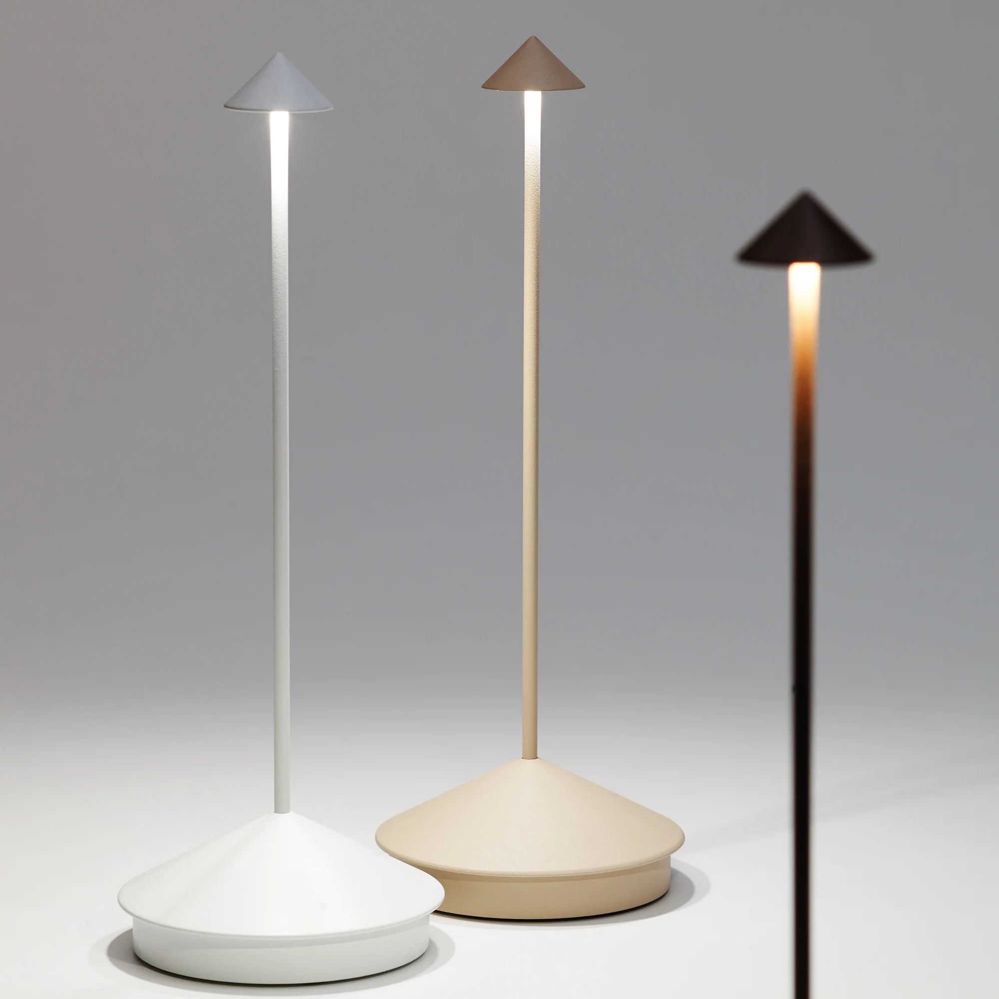 Pina Tischlampe in verschiedenen Ausführungen