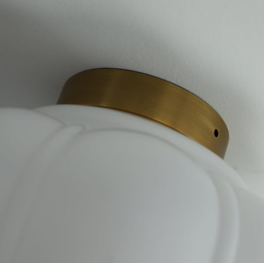 Eloise Glas und Metall Detail