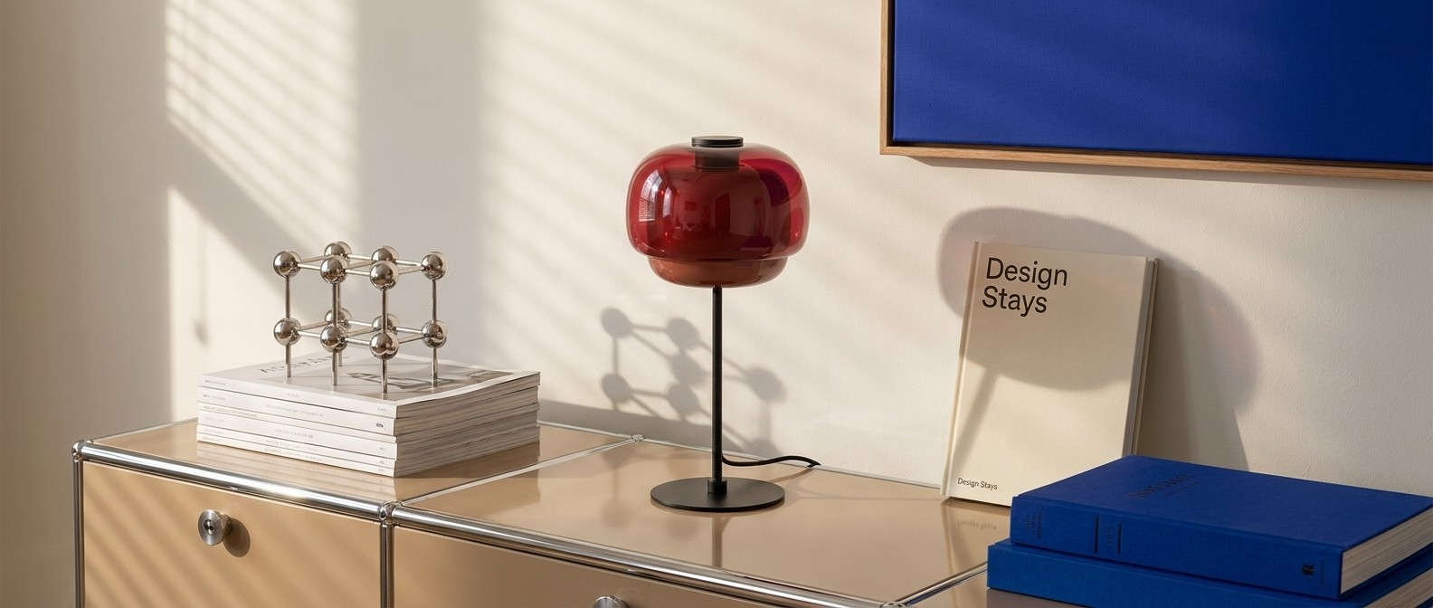 Clinco Tischlampe in einem Wohnraum