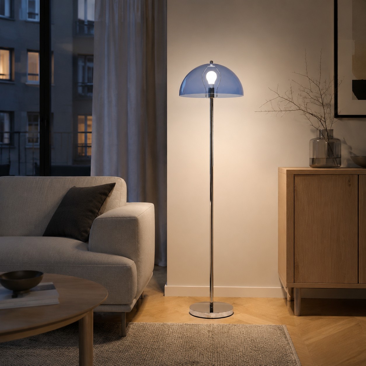 Lámpara de pie Bauhaus junto a un comedor